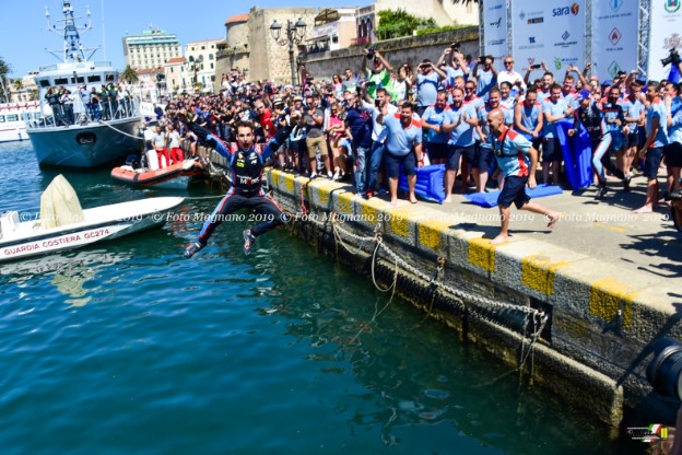 Sordo Bagno nel mare di Alghero.JPG